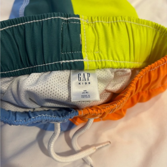 GAP Kids Multicolor Swim Shorts - Picture 4 of 11